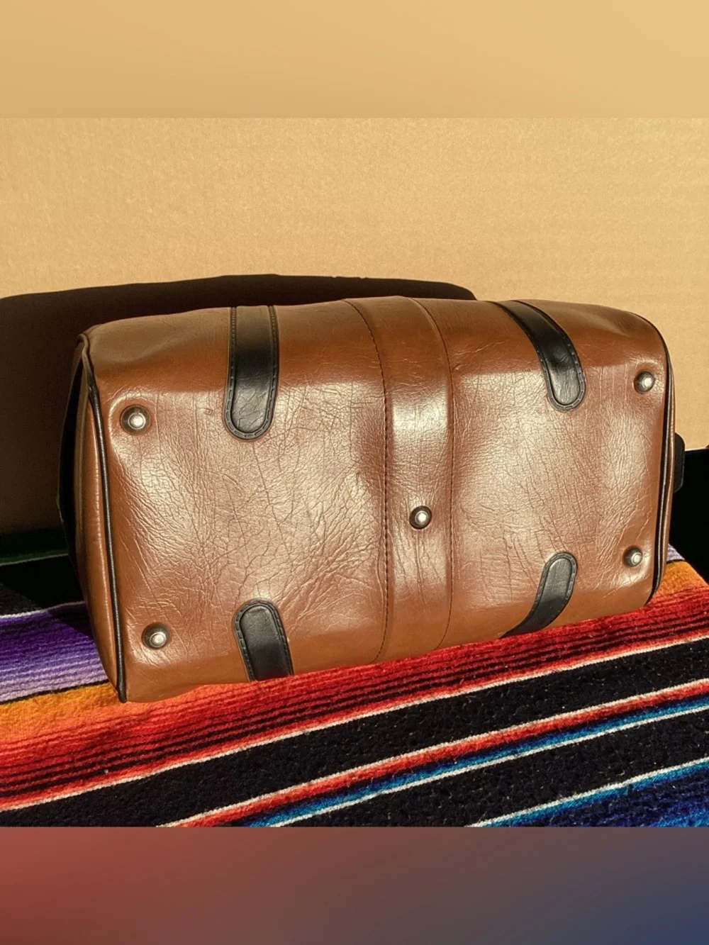 Vintage leather travel duffel bag with talon zippers - Picture 4 of 11